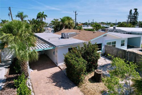 440 62nd St, HOLMES BEACH, FL, 34217-1542 | Card Image