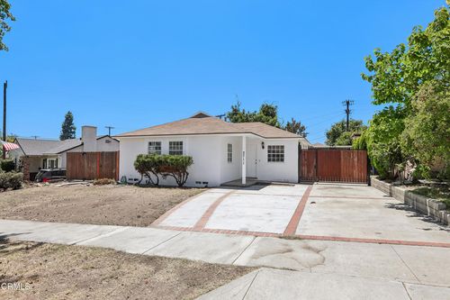 2711 N Lincoln St, Burbank, CA, 91504-2122 | Card Image