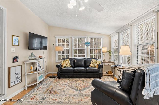 Sunroom | Image 22