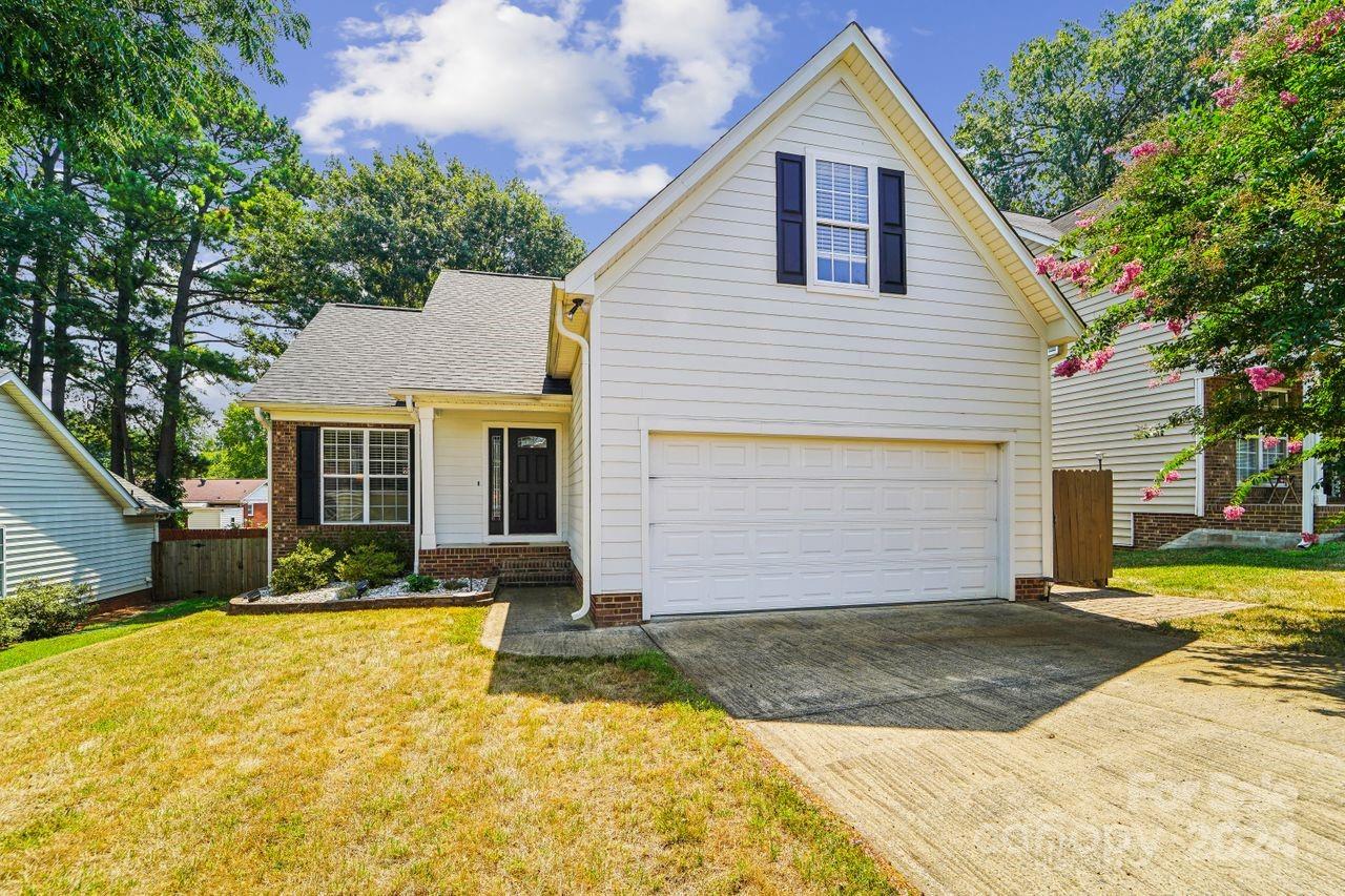 Starvalley Dr, Charlotte, NC 28210