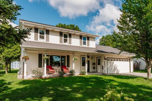 8351 S Deer Ridge Pass, Oak Creek, WI, 53154-3238 | Card Image