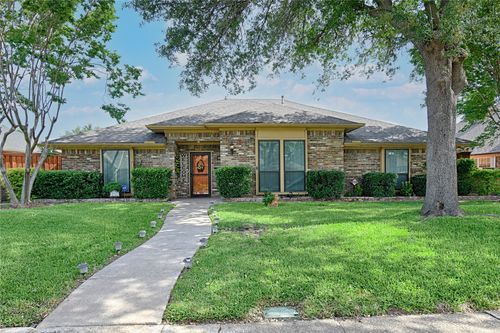 9727 Amberley Dr, Dallas, TX, 75243-2302 | Card Image