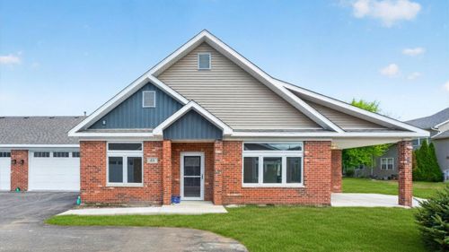 564-564 Stearn Dr, Genoa, IL, 60135-1455 | Card Image