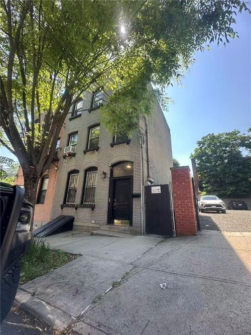 74 Montgomery Ave, Staten Island, NY, 10301-2407 | Card Image