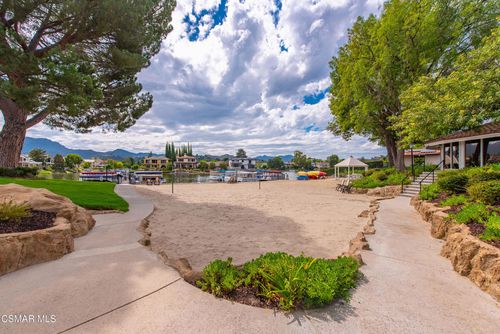2849 Shoreview Cir, Westlake Village, CA, 91361-3311 | Card Image