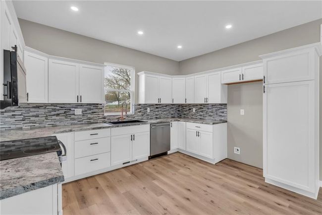 613 N Mead St, House other with 4 bedrooms, 2 bathrooms and null parking in Cameron MO | Image 9