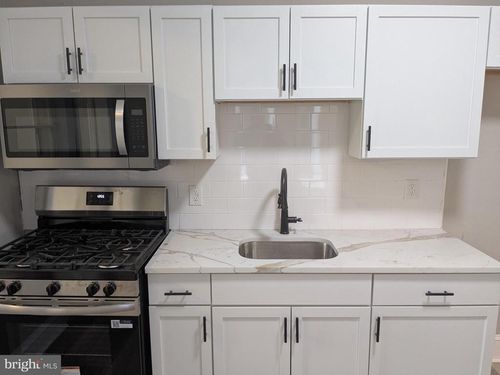 1261 Chase St, CAMDEN, NJ, 08104-3505 | Card Image