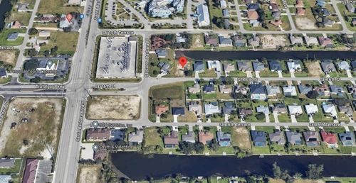 121 Se 16th St, Cape Coral, FL, 33990-0606 | Card Image