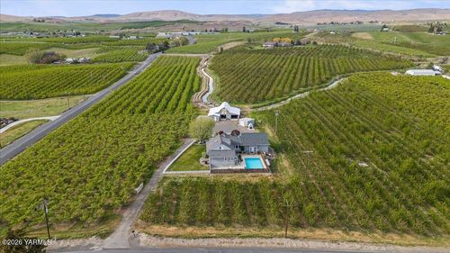 31 Gilbert Rd, Zillah, WA, 98953-9765 | Card Image