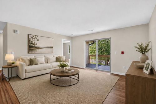 3-1011 S 2nd St, Delavan, WI, 53115-3273 | Card Image