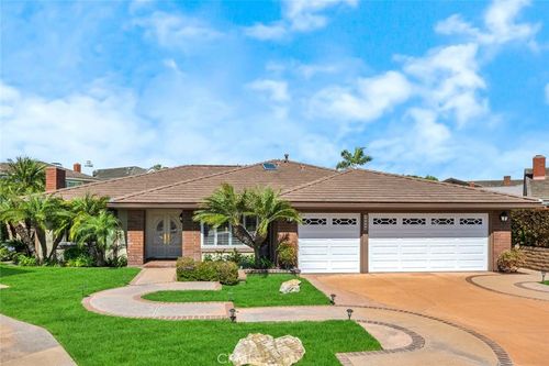 18886 Mount Walton Cir, Fountain Valley, CA, 92708-7322 | Card Image