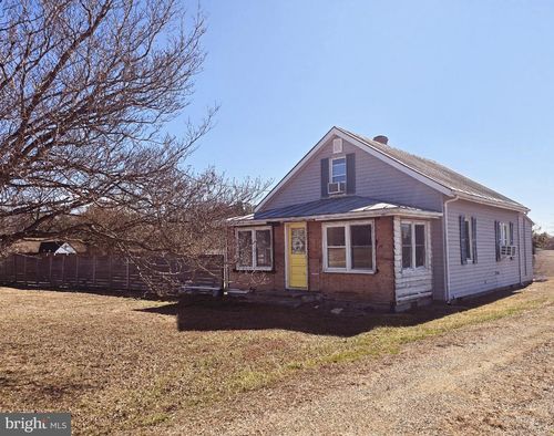 9452 Richmond Rd, Warsaw, VA, 22572-3400 | Card Image