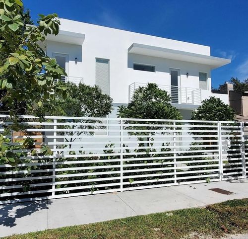 3787 Thomas Ave, Miami, FL, 33133-5639 | Card Image