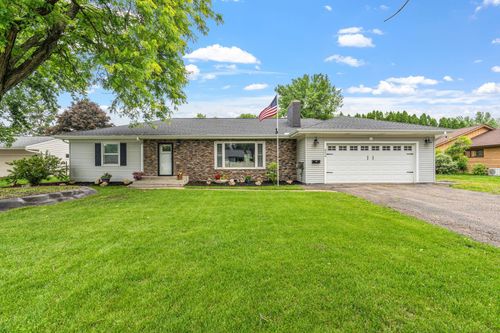 854 Fairfield Rd, New Richmond, WI, 54017-1402 | Card Image