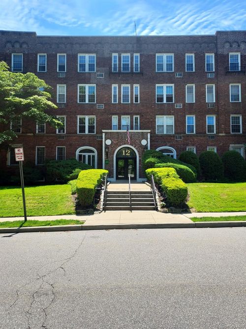 a8-12 Hamilton Pl, Hempstead, NY, 11550-6212 | Card Image