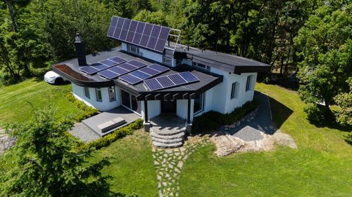 5876 Stoltze Rd, Duncan, BC, V9L6H7 | Card Image