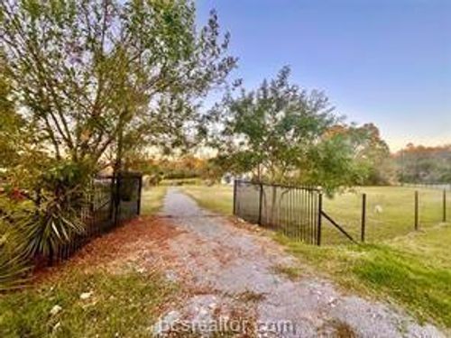 274 Lcr 911, Jewett, TX, 75846-5655 | Card Image