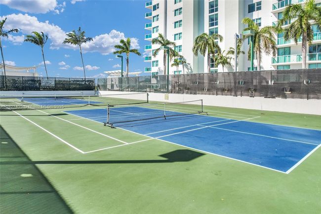 APT-1903S - 2681 N Flamingo Rd, Condo with 2 bedrooms, 2 bathrooms and null parking in Sunrise FL | Image 54