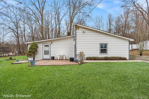 9 Hill View Rd, New Windsor, NY, 12553-5957 | Card Image