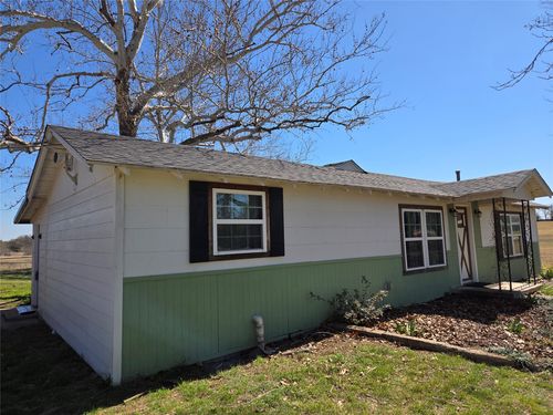 305 S Leon St, Gustine, TX, 76455-2511 | Card Image