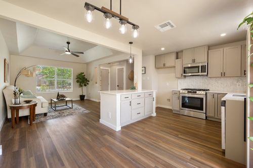206 Jan Ln, Georgetown, TX, 78626-7352 | Card Image