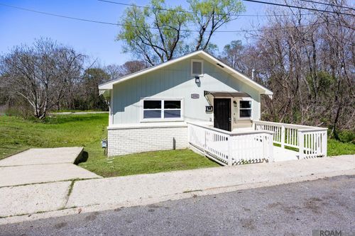 2352 Carolina St, Baton Rouge, LA, 70802-6705 | Card Image