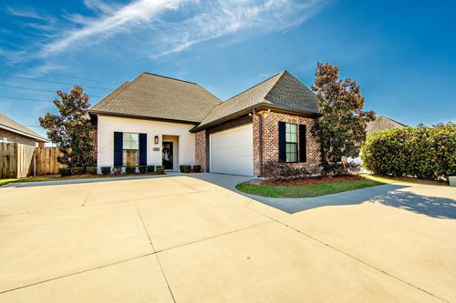389 Shoal Dr, Houma, LA, 70360-5072 | Card Image