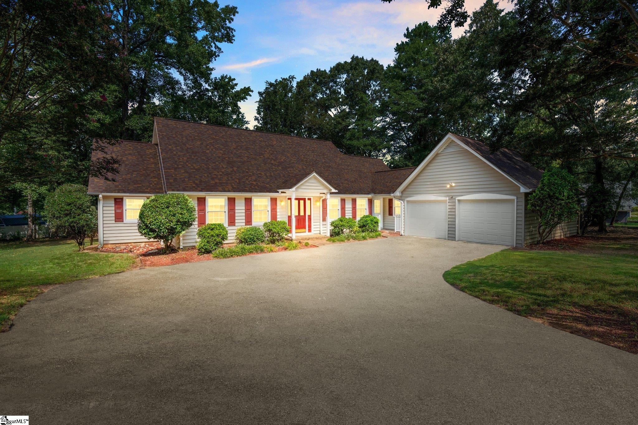 Moultrie Dr, Taylors, SC 29687