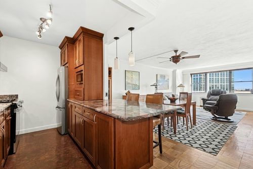 22d-8 Whittier Pl, Boston, MA, 02114 | Card Image