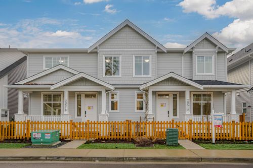 20516 76a Ave, Langley, BC, V2Y3T1 | Card Image