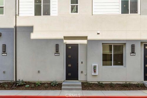 7256 Aura Cir, Huntington Beach, CA, 92647-8686 | Card Image