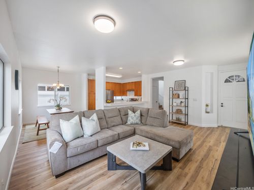 a4-1060 Kinau Street, Honolulu, HI, 96814 | Card Image