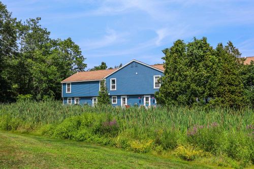 69 Stonegate Ln, Derry, NH, 03038-2567 | Card Image