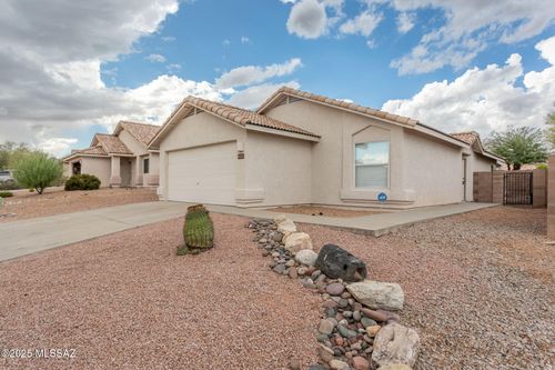 3555 N Avenida Albor, Tucson, AZ, 85745-8819 | Card Image