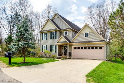 7156 Holzhauer Rd, Sagamore Hills, OH, 44067-2553 | Card Image
