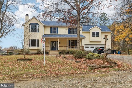 8608 Pine Ave, BOWIE, MD, 20715-3700 | Card Image