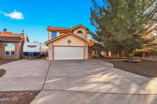 390 Brill Cir, Horizon City, TX, 79928-7254 | Card Image