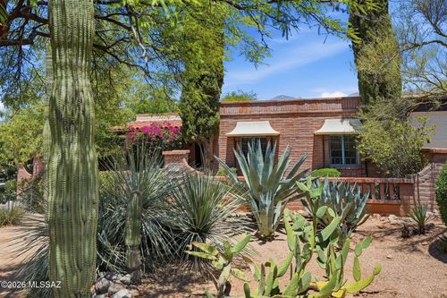 2701 E Avenida De Posada, Tucson, AZ, 85718-3167 | Card Image
