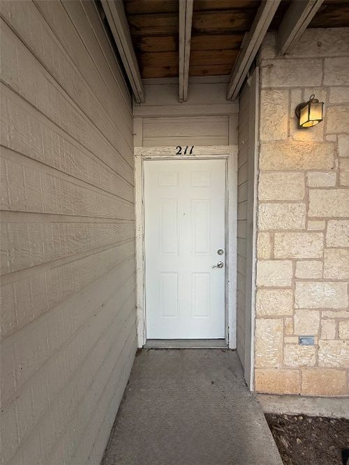 apt-211-3201 El Salido Pkwy, Cedar Park, TX, 78613-5581 | Card Image