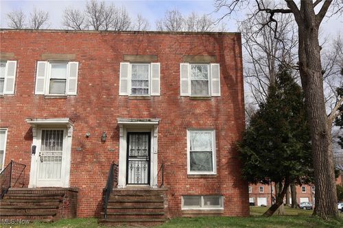 4047 Township Pkwy, Highland Hills, OH, 44122-7020 | Card Image