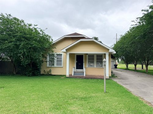 1521 Detroit Ave, Nederland, TX, 77627-4035 | Card Image