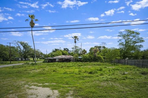2514 8th Street, Orange, TX, 77630 | Card Image