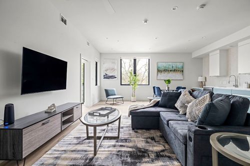 207-5515 Humming Bird Ln, Austin, TX, 78745-3116 | Card Image