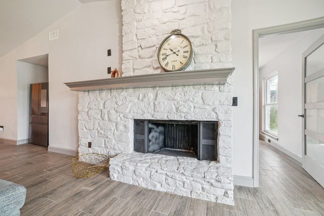 Heatilator fireplace | Image 7