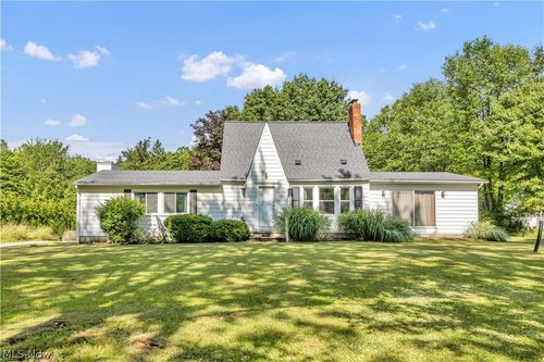 838 Nesbitt Rd, Sagamore Hills, OH, 44067-1742 | Card Image