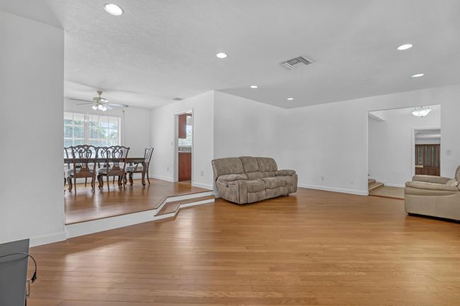 852 Palo Verde Ct, House other with 5 bedrooms, 3 bathrooms and null parking in Haverhill FL | Image 13