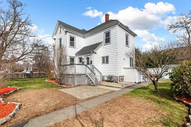 10 Conant St, Home with 5 bedrooms, 2 bathrooms and 4 parking in Beverly MA | Image 7
