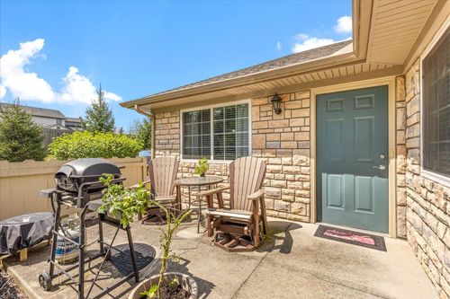 136 Pioneer Cir, Pickerington, OH, 43147-7829 | Card Image