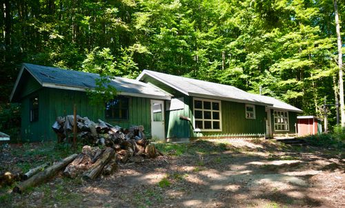 8080 S Sullivan Rd, Cedar, MI, 49621-8706 | Card Image