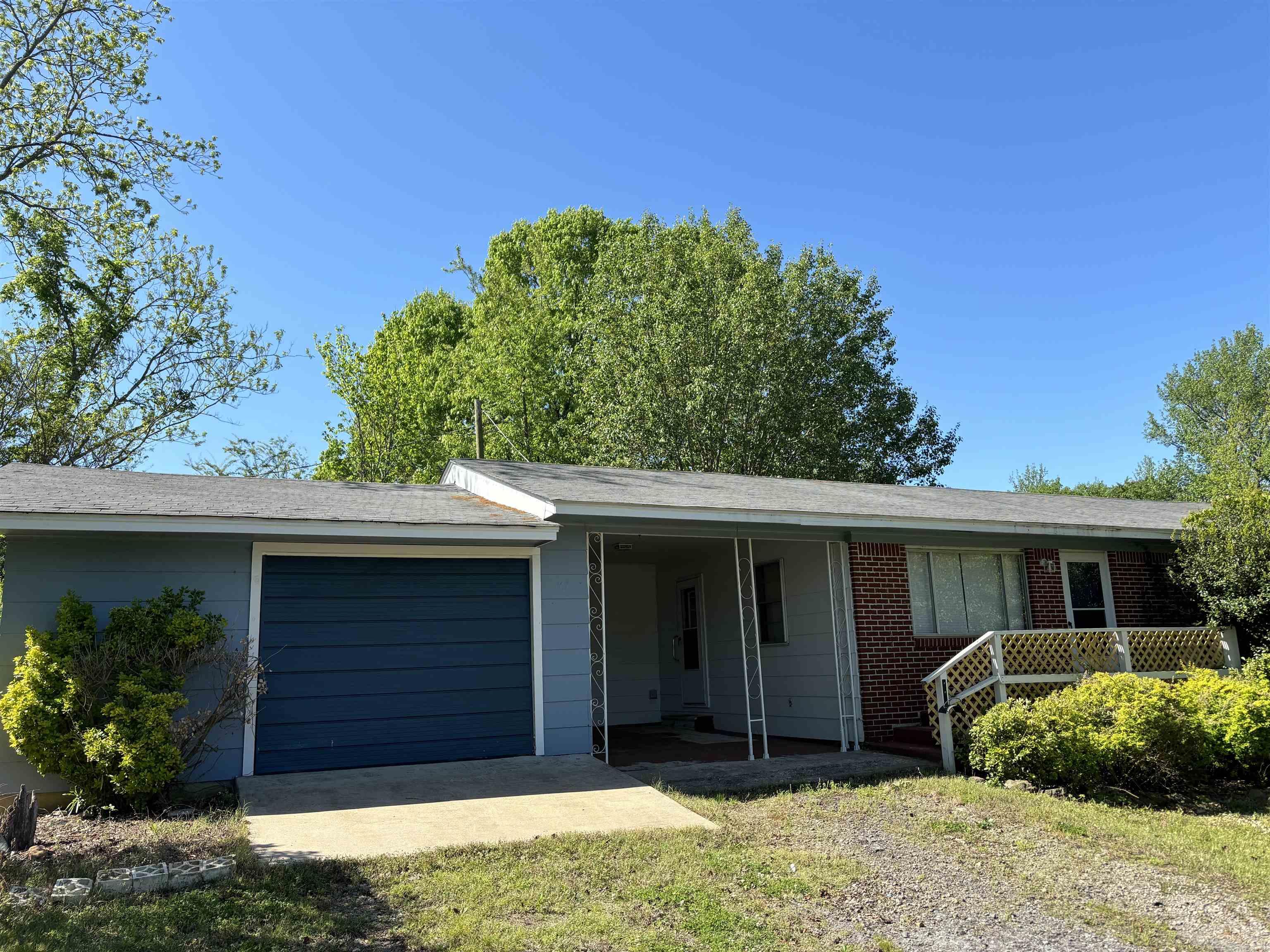 Edwards St, Clinton, AR 72031